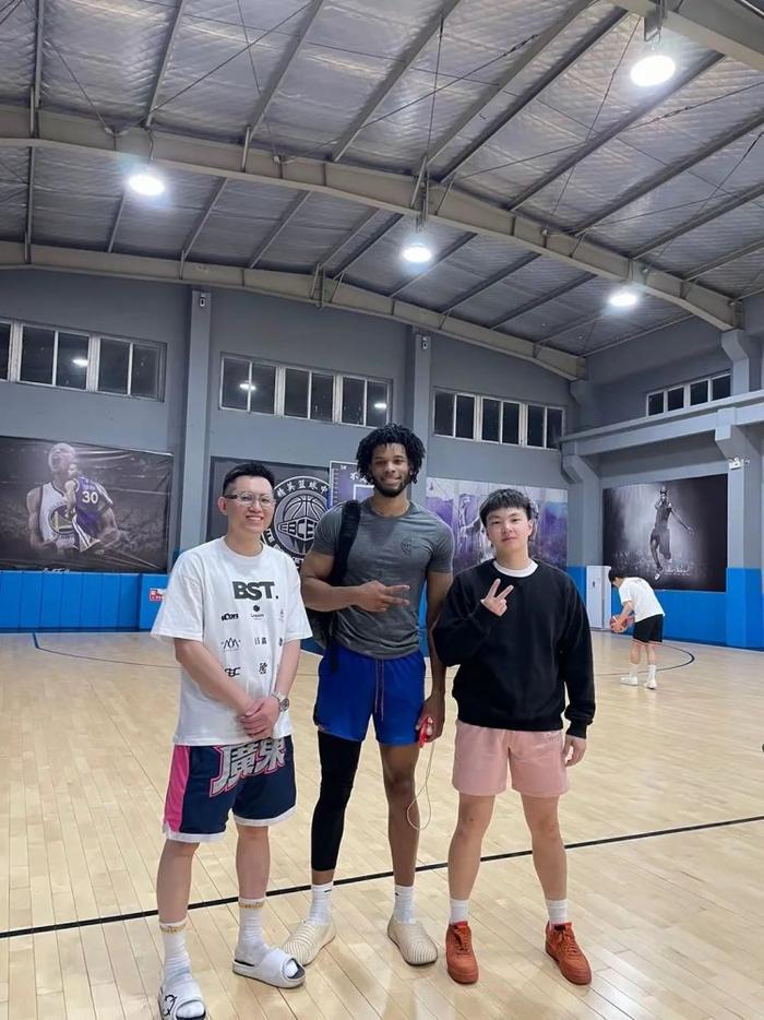 如何通过反馈分析提升篮球战术意识_2