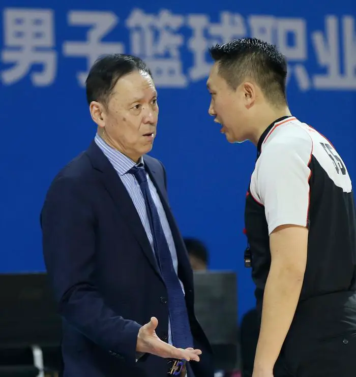 刻苦训练篮球时如何避免受伤的建议_2